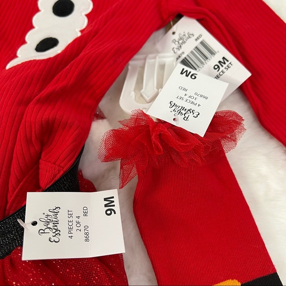 NEW Baby Essentials Baby Christmas 4 Piece Matching Santa Set Size 9M - Picture 3 of 7